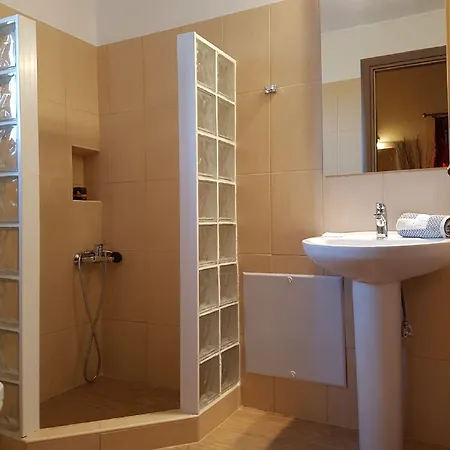Alkionis Pool View * Lefkada City